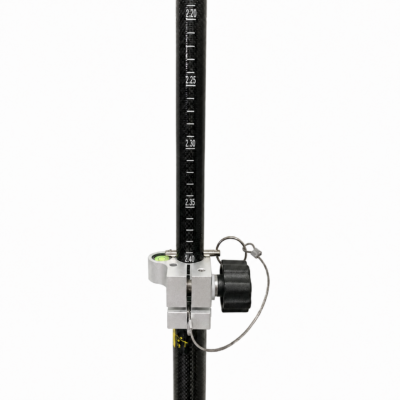 GNSS/GPS-roverstang teleskopisk 1,37–2,45 m i karbonfiber med 5/8 tomme toppgjenge, libelle og utskiftbar spiss.