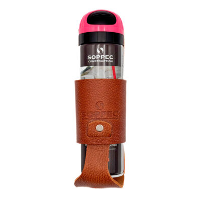 Belteholder i skinn for Soppec merkespray festet i arbeidsbelte