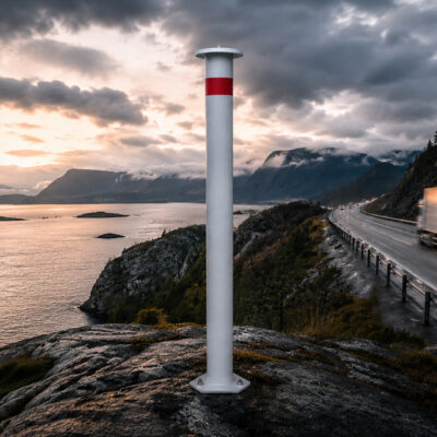 Fastmerkesøyle 120 cm med refleksbånd, 5/8 tomme instrumentgjenge og C4+/C5 pulverlakkert overflate for permanente målepunkter.