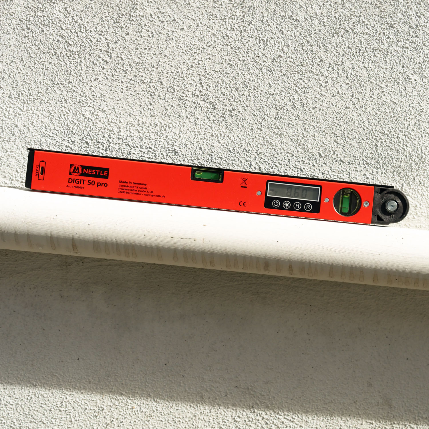 NESTLE DIGIT 50 pro digital vinkelmåler og helningsmåler med LCD-display og CNC-frest aluminium.