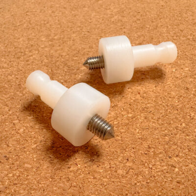 Prismebolt i nylon med M8 rustfri gjenge for landmåling og fastmerke i bygg og anlegg.