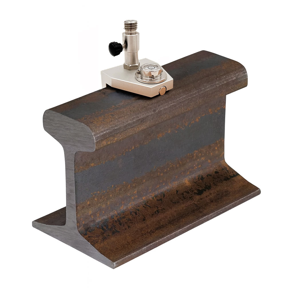 Magnetisk prismeadapter for jernbaneskinner med 5/8-gjenge, kraftige magneter og libelle for presis jernbanemåling.