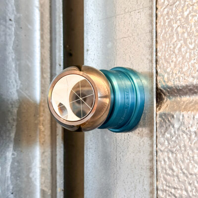 Bohnenstingl magnetbase Ø40 mm i blå anodisert aluminium for kuleprisme 1,5