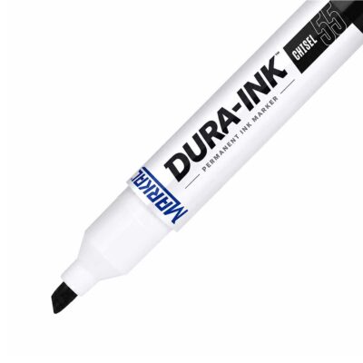 Markal Dura-Ink Chisel 55 permanent merkepenn med meiselformet spiss og vannbestandig blekk, tilgjengelig i rød og sort.